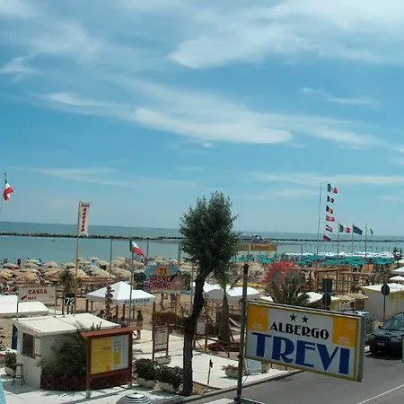 Trevi Hotel 2*