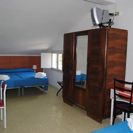 Trevi Hotel